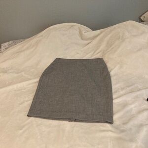 Banana Republic Grey pencil skirt - size 6